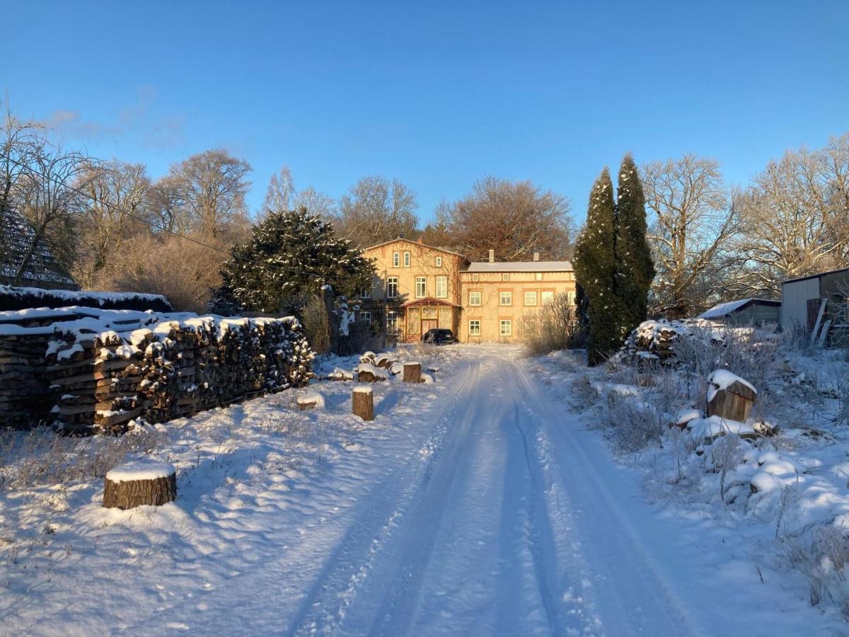 Ferienwohnung Im Gutshaus Alt Krassow Inmitten Der Natur Lalendorf Exterior foto