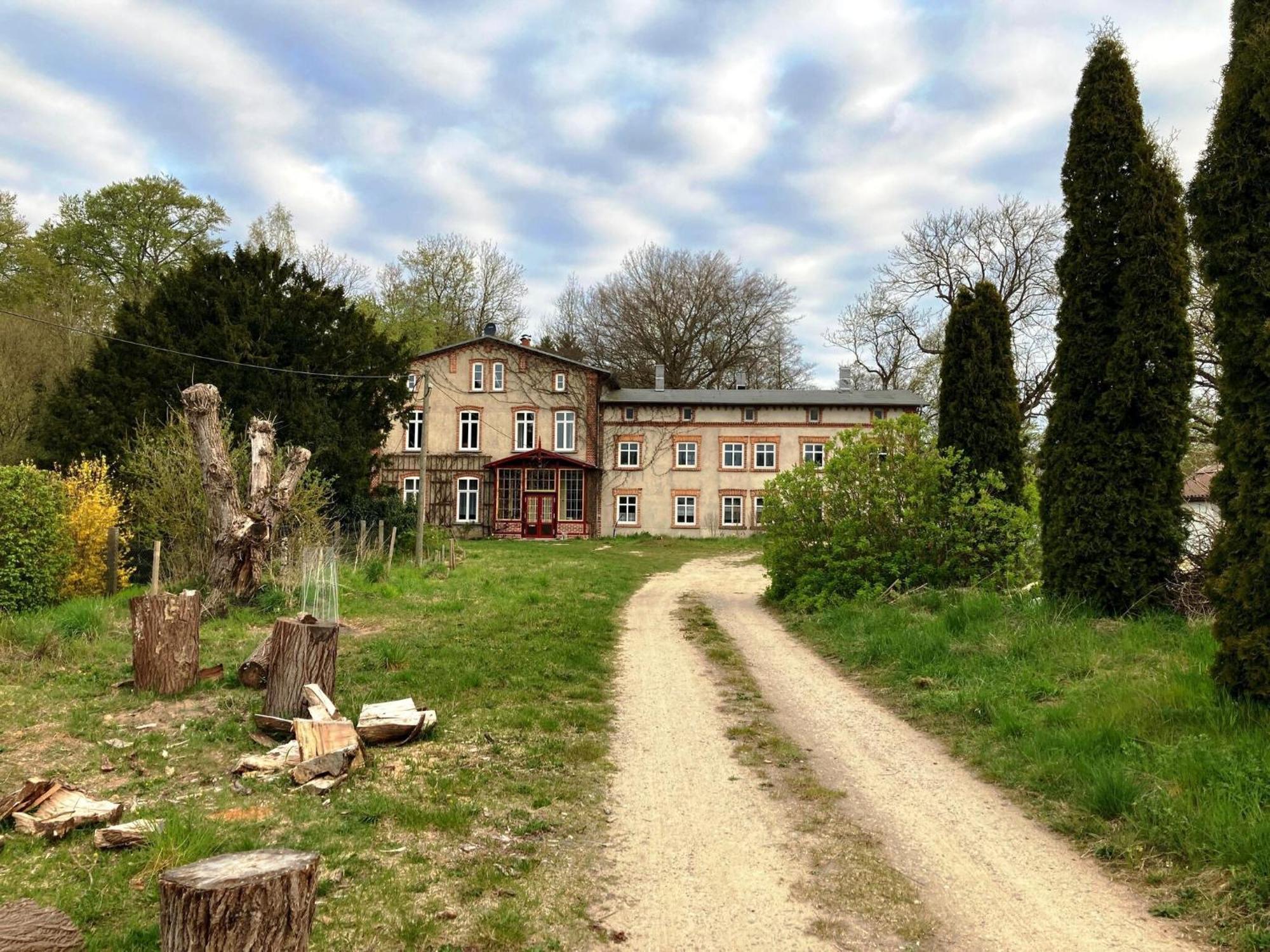 Ferienwohnung Im Gutshaus Alt Krassow Inmitten Der Natur Lalendorf Exterior foto